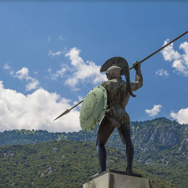 Thermopiles bronze statue of Leonidas, depicting the Spartan king in warrior pose